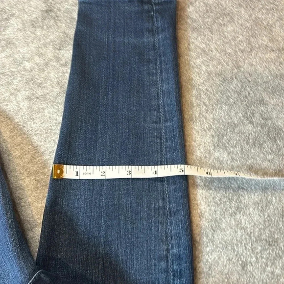 AG Jeans, The Farrah  High Rise Skinny. Size 27R - Picture 4 of 13